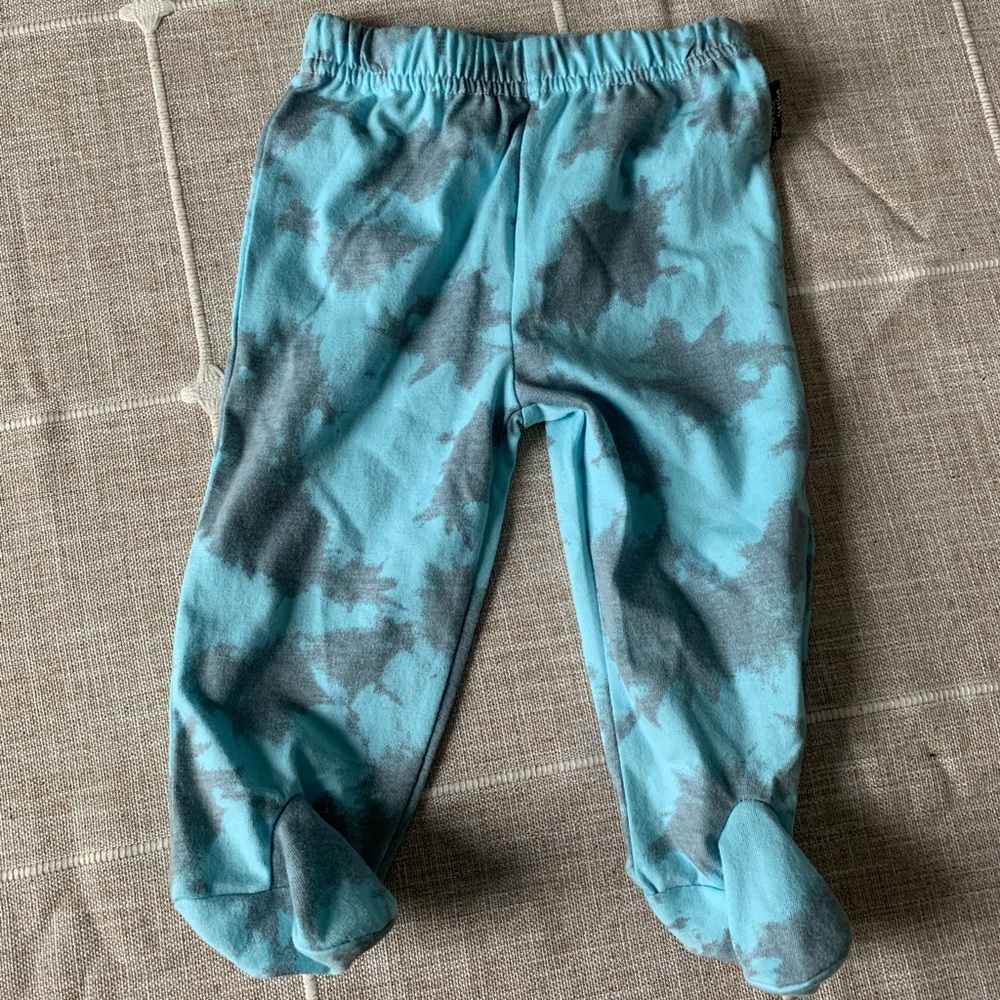 Mini heroes tie dye pants with footies
